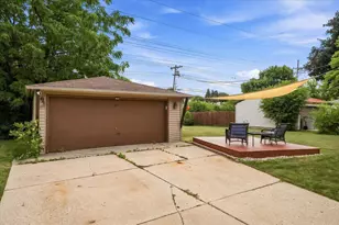 8013 W Waterford Ave, Milwaukee, WI 53220 - Photo 28