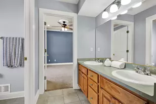 W132N6509 W View Ct, Menomonee Falls, WI 53051 - Photo 36