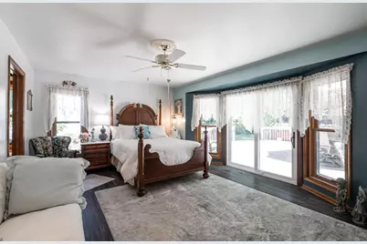 9380 S 15th Ave, Oak Creek, WI 53154 - Photo 8
