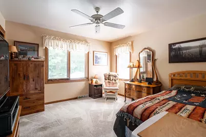 9380 S 15th Ave, Oak Creek, WI 53154 - Photo 14