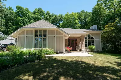 9380 S 15th Ave, Oak Creek, WI 53154 - Photo 1