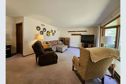 3255 S Austin St, Milwaukee, WI 53207 - Photo 12