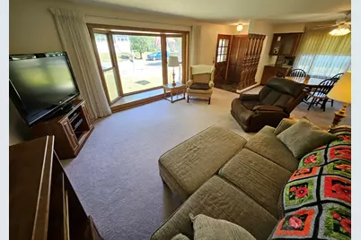 3255 S Austin St, Milwaukee, WI 53207 - Photo 10