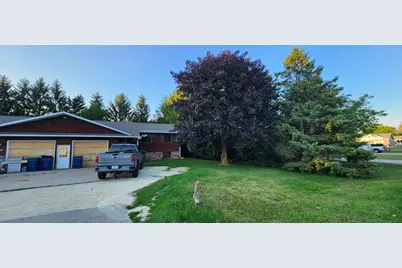 296  Connie Dr #294, Newburg, WI 53090 - Photo 2