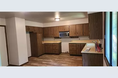 296  Connie Dr #294, Newburg, WI 53090 - Photo 8