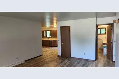 296  Connie Dr #294, Newburg, WI 53090 - Photo 6