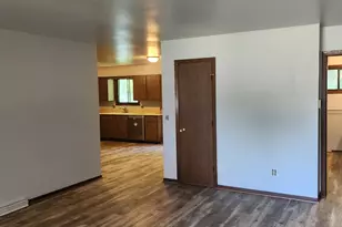 296 Connie Dr, Newburg, WI 53090 - Photo 6
