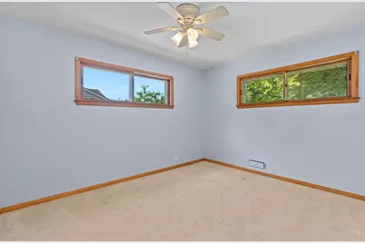 843 E Doty Pl, Milwaukee, WI 53207 - Photo 12