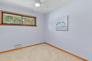 843 E Doty Pl, Milwaukee, WI 53207 - Photo 10