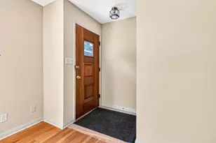 726 N Glenn Dr, Waukesha, WI 53188 - Photo 2