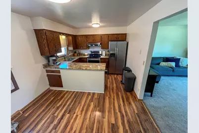 8642 S Fenway Ct, Oak Creek, WI 53154 - Photo 6