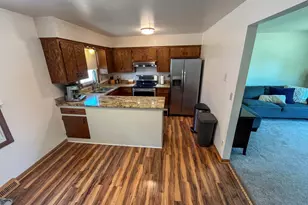 8642 S Fenway Ct, Oak Creek, WI 53154 - Photo 6