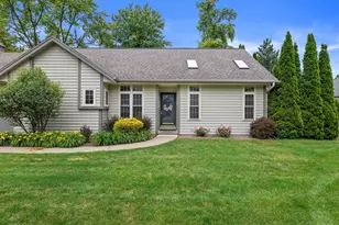 W232N3080 Emerald Ln, Pewaukee, WI 53072 - Photo 2