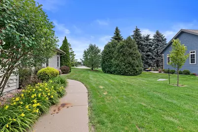 W232N3080  Emerald Ln #B, Pewaukee, WI 53072 - Photo 44