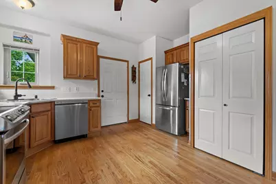 W232N3080  Emerald Ln #B, Pewaukee, WI 53072 - Photo 14