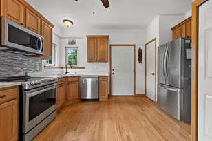 W232N3080 Emerald Ln, Pewaukee, WI 53072 - Photo 16