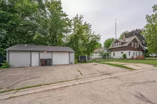 521 E Main St, Racine, WI 53185 - Photo 36