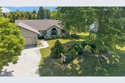 4003 N 52nd St, Sheboygan, WI 53083 - Photo 4