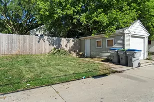 4876 N 21st St, Milwaukee, WI 53209 - Photo 16