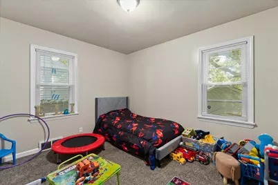 4876 N 21st St, Milwaukee, WI 53209 - Photo 12