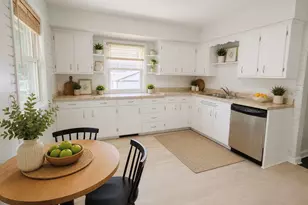 5821 W Keefe Ave, Milwaukee, WI 53216 - Photo 8