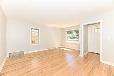 2925 N 85th St, Milwaukee, WI 53222 - Photo 6