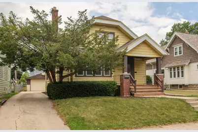 1971 S 81st St, West Allis, WI 53219 - Photo 2