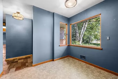810 E Fairy Chasm Rd, Bayside, WI 53217 - Photo 20