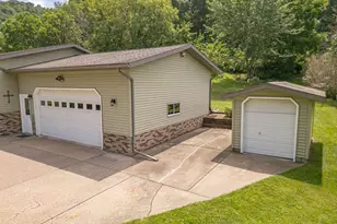 W764 Valley Dr, Fountain City, WI 54629 - Photo 60
