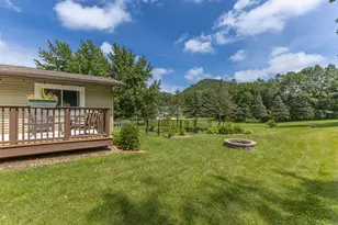 W764 Valley Dr, Fountain City, WI 54629 - Photo 58