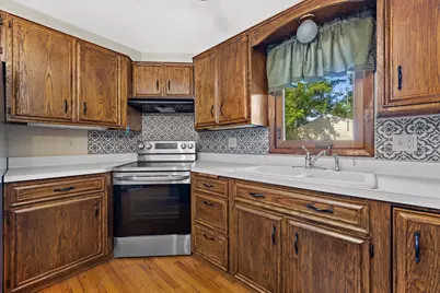 1085 S Calhoun Rd, Brookfield, WI 53005 - Photo 14
