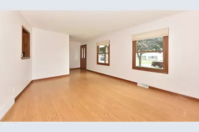 1818  Woodridge Rd, West Bend, WI 53095 - Photo 6