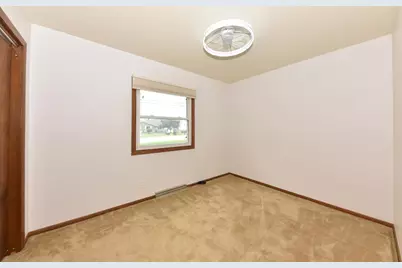 1818  Woodridge Rd, West Bend, WI 53095 - Photo 20