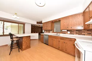 1818 Woodridge Rd, West Bend, WI 53095 - Photo 4