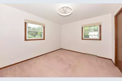 1818  Woodridge Rd, West Bend, WI 53095 - Photo 16