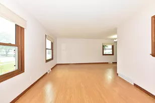 1818 Woodridge Rd, West Bend, WI 53095 - Photo 10