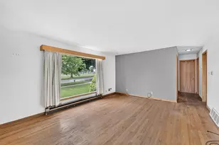 1001 Virginia St, Racine, WI 53405 - Photo 4
