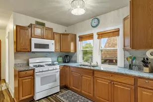 3041 N Oakland Ave, Milwaukee, WI 53211 - Photo 18