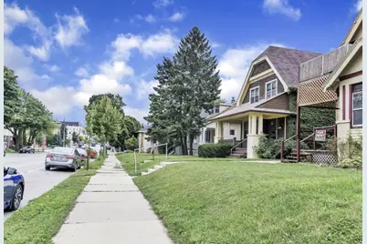 3041 N Oakland Ave #3043, Milwaukee, WI 53211 - Photo 36