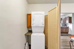 3041 N Oakland Ave, Milwaukee, WI 53211 - Photo 6