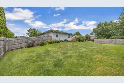707  Goldfinch Ln, Howards Grove, WI 53083 - Photo 24