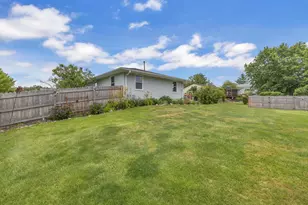 707 Goldfinch Ln, Howards Grove, WI 53083 - Photo 24