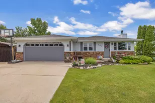 707 Goldfinch Ln, Howards Grove, WI 53083 - Photo 1