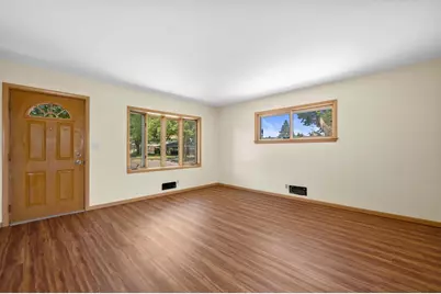 6105 W Arizona Ct, Milwaukee, WI 53219 - Photo 4
