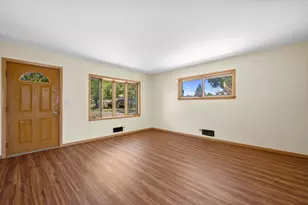 6105 W Arizona Ct, Milwaukee, WI 53219 - Photo 4