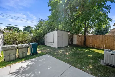 6105 W Arizona Ct, Milwaukee, WI 53219 - Photo 22