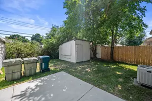 6105 W Arizona Ct, Milwaukee, WI 53219 - Photo 22