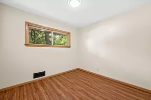 6105 W Arizona Ct, Milwaukee, WI 53219 - Photo 10