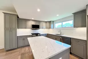3366 S 8th St, Milwaukee, WI 53215 - Photo 6