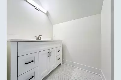 3366 S 8th St, Milwaukee, WI 53215 - Photo 38